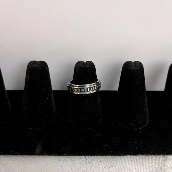 Moon Phase ๐๐๐ Spinner Ring - Picture 1 of 2
